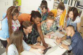 Students Working Together Web